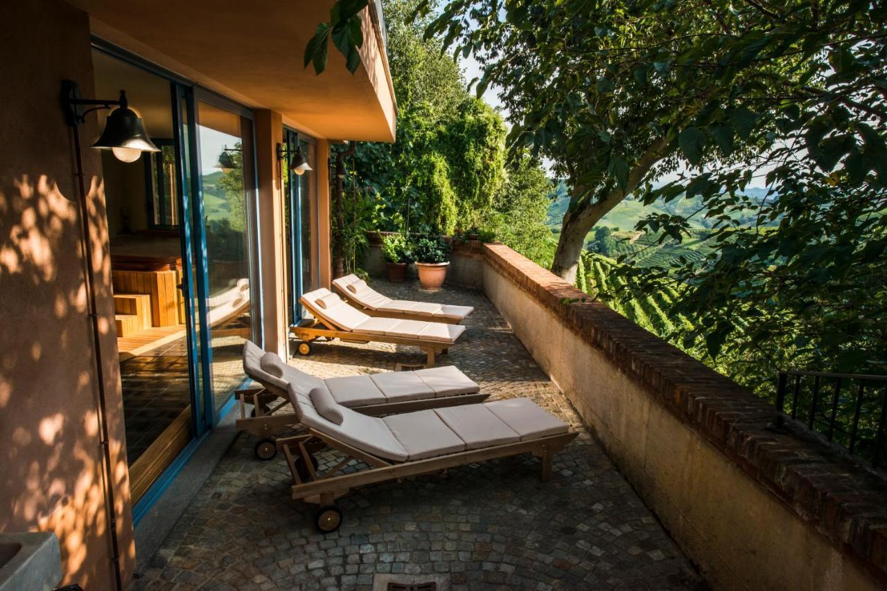 Albergo Ristorante Garibaldi Cisterna dʼAsti Eksteriør bilde