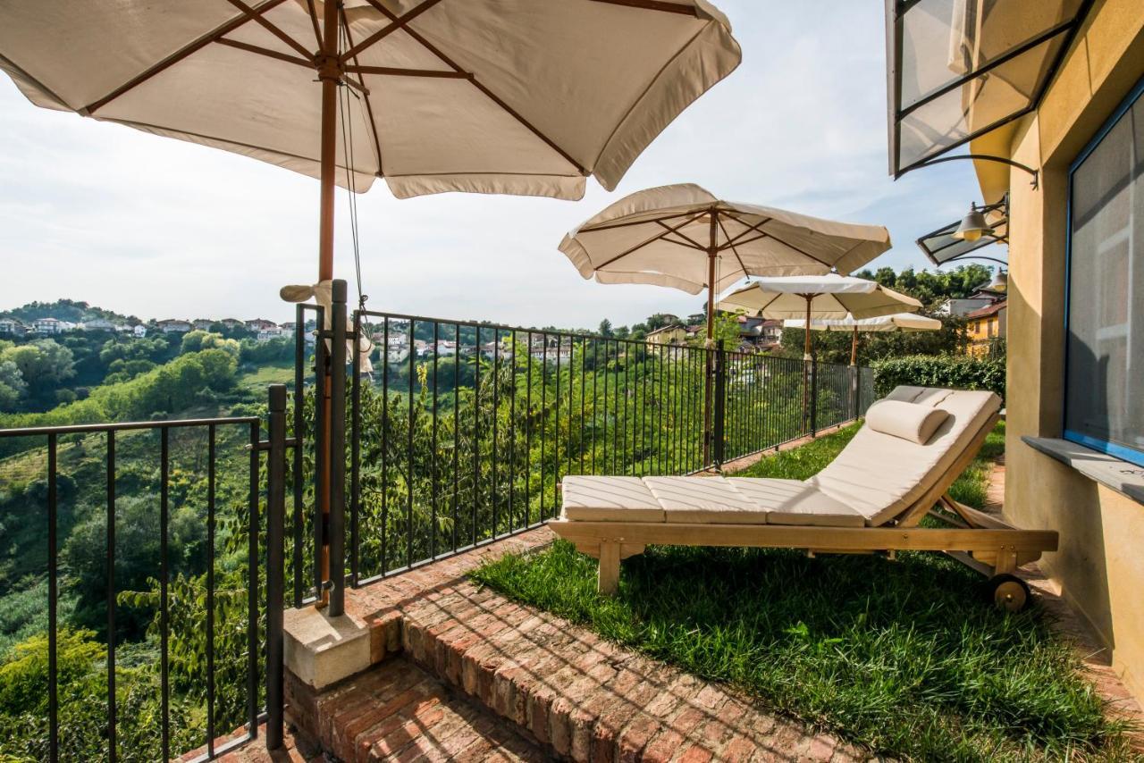 Albergo Ristorante Garibaldi Cisterna dʼAsti Eksteriør bilde