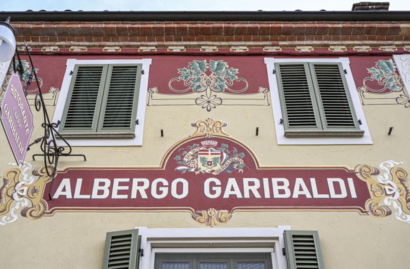 Albergo Ristorante Garibaldi Cisterna dʼAsti Eksteriør bilde