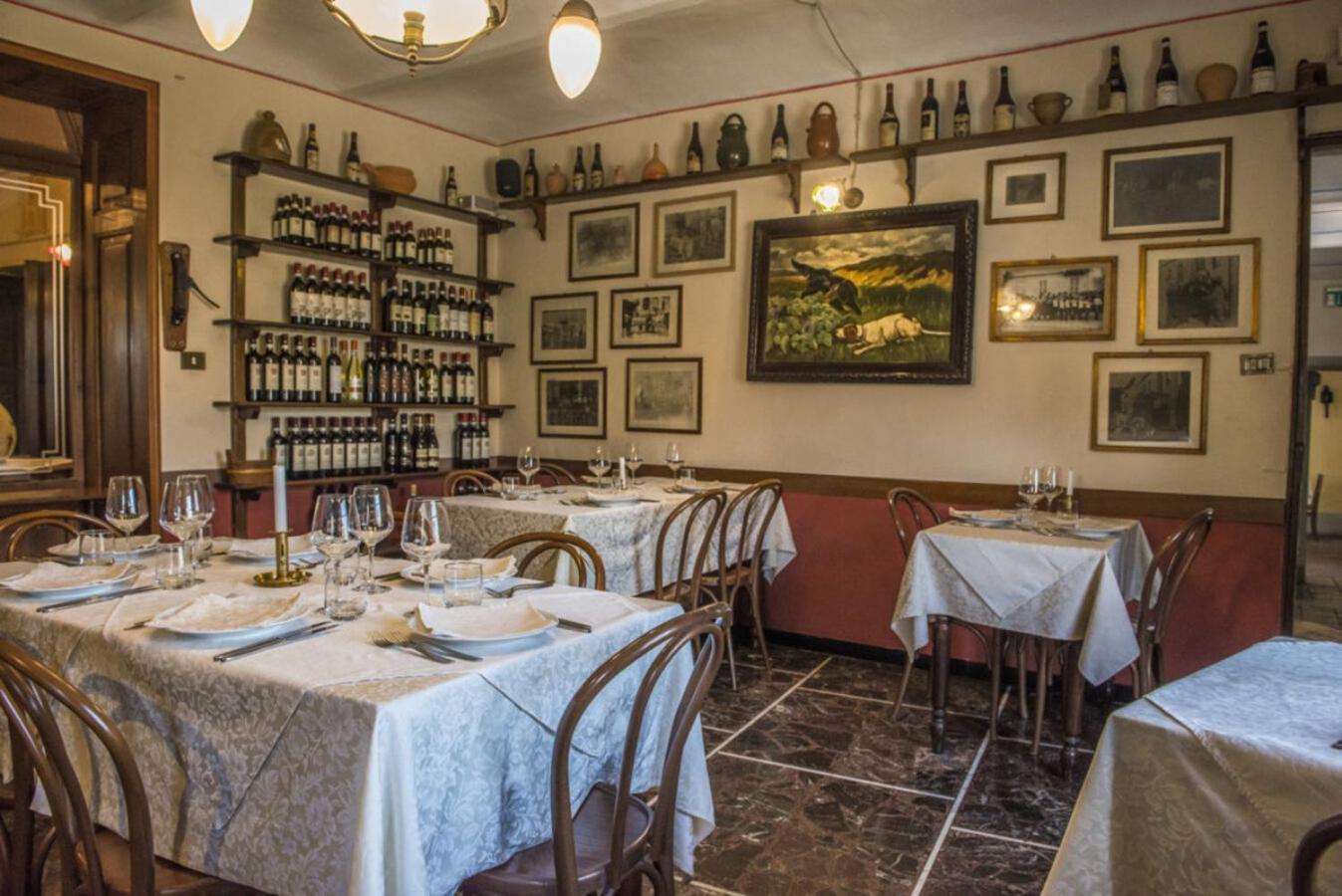 Albergo Ristorante Garibaldi Cisterna dʼAsti Eksteriør bilde