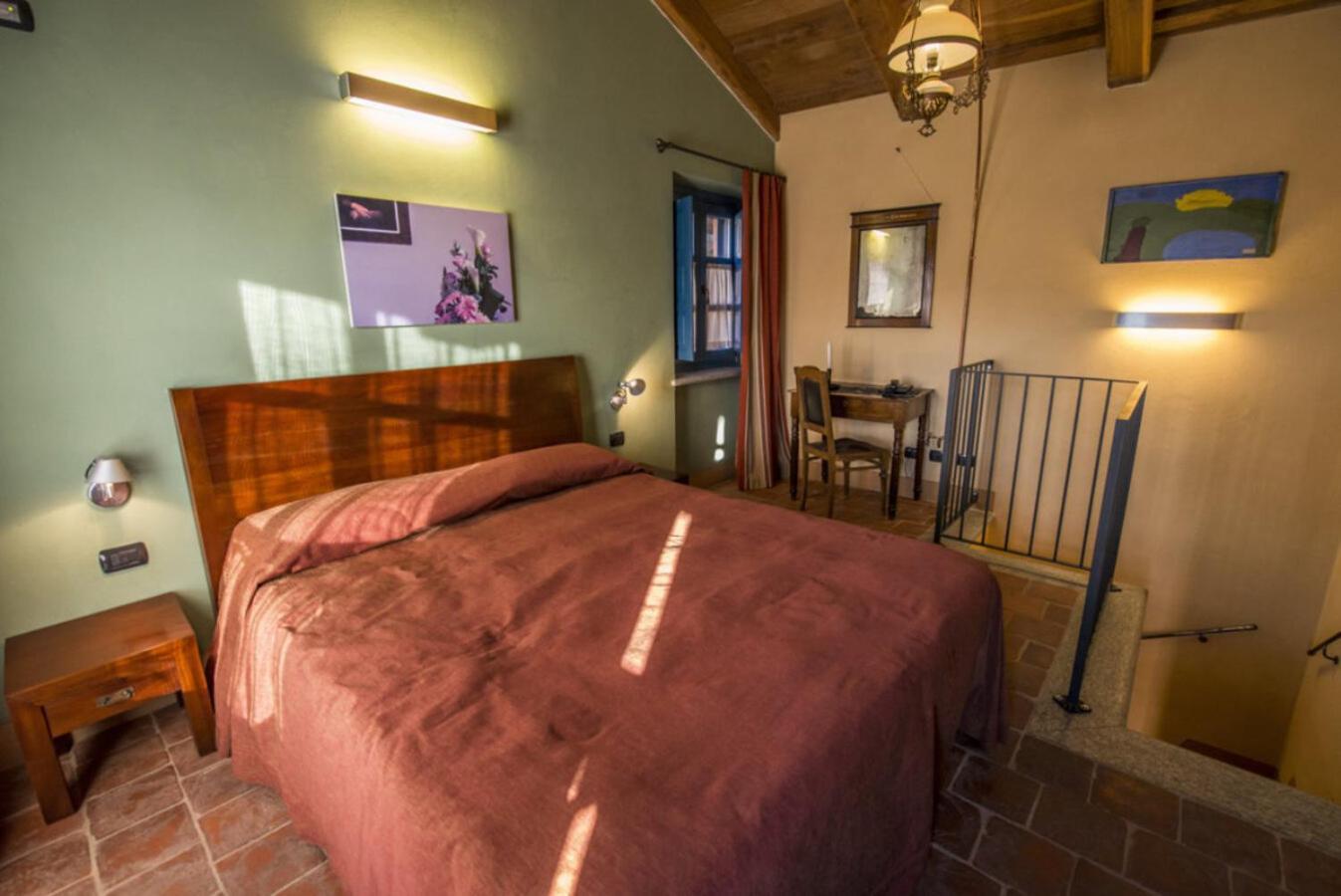 Albergo Ristorante Garibaldi Cisterna dʼAsti Eksteriør bilde