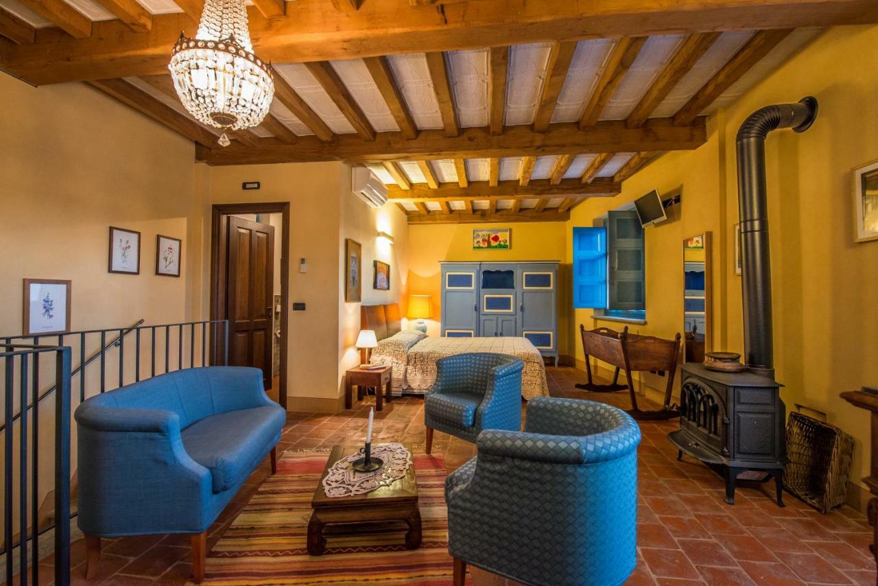 Albergo Ristorante Garibaldi Cisterna dʼAsti Eksteriør bilde
