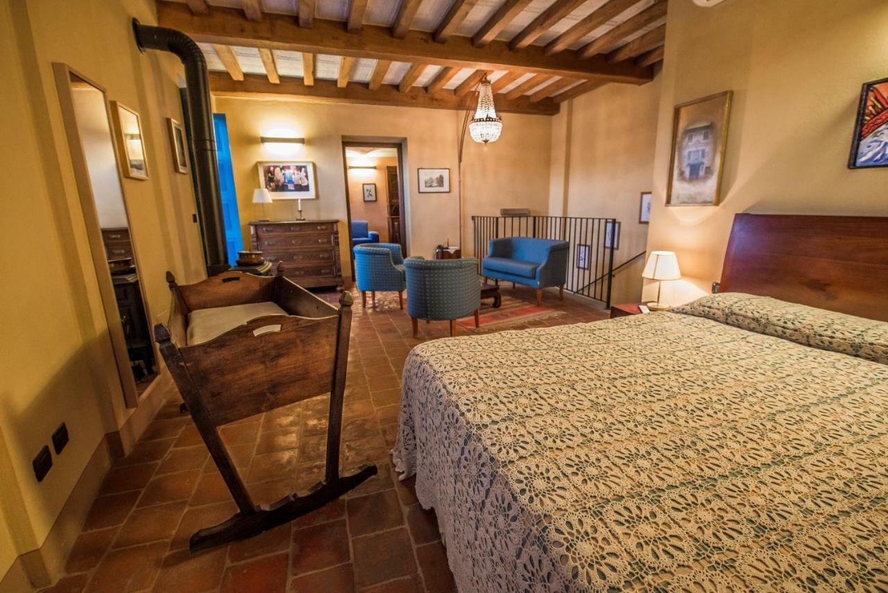 Albergo Ristorante Garibaldi Cisterna dʼAsti Eksteriør bilde