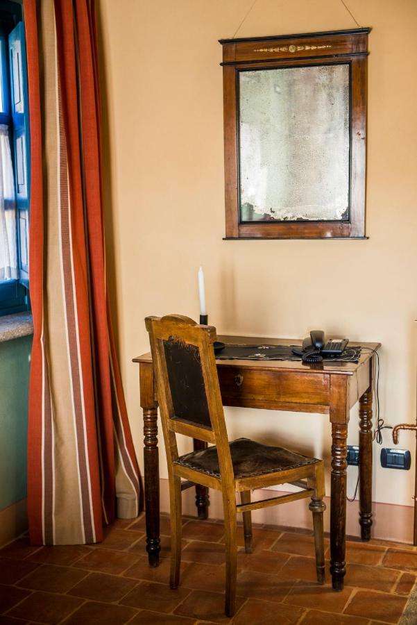 Albergo Ristorante Garibaldi Cisterna dʼAsti Eksteriør bilde