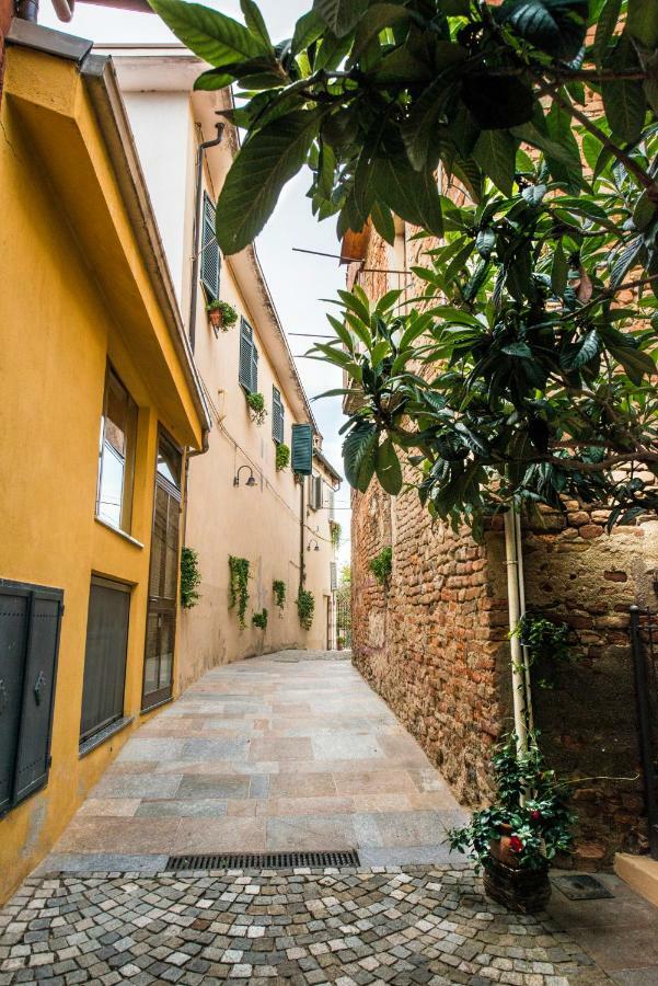 Albergo Ristorante Garibaldi Cisterna dʼAsti Eksteriør bilde